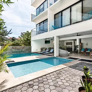 Velas City And Pool View Aparthotel